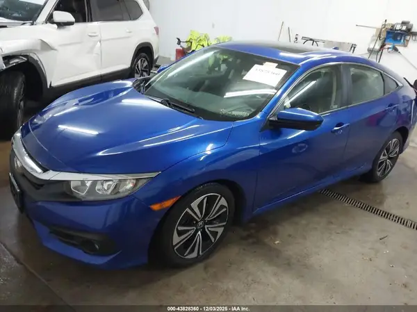 JHMFC1F33JX033459 2018 HONDA CIVIC - Image 2