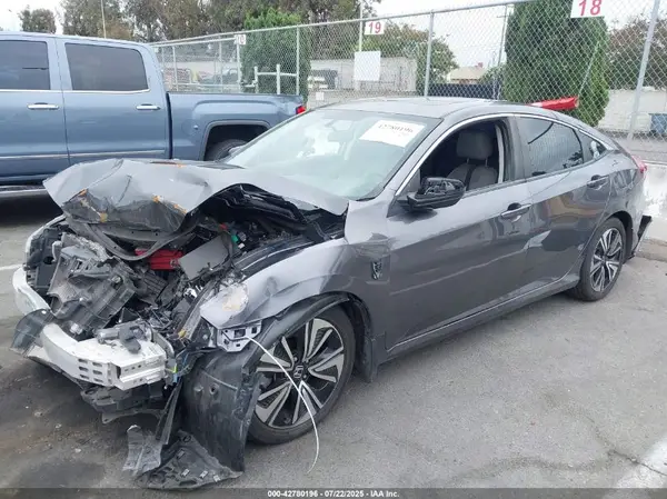 JHMFC1F33JX037530 2018 HONDA CIVIC - Image 2