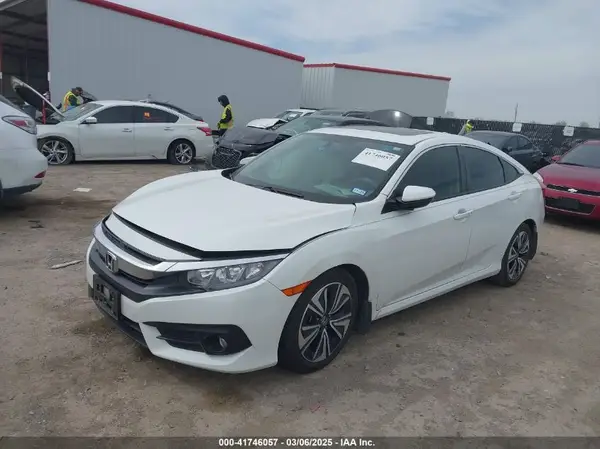 JHMFC1F33JX037978 2018 HONDA CIVIC - Image 2