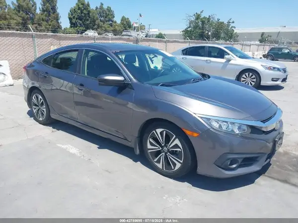 JHMFC1F33JX043506 2018 HONDA CIVIC - Image 1