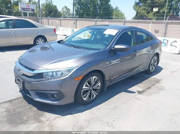 JHMFC1F33JX043506 2018 HONDA CIVIC - Image 2