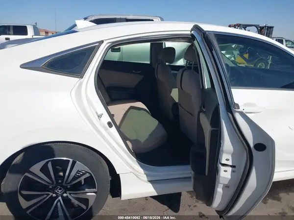 JHMFC1F35JX009826 2018 HONDA CIVIC - Image 8