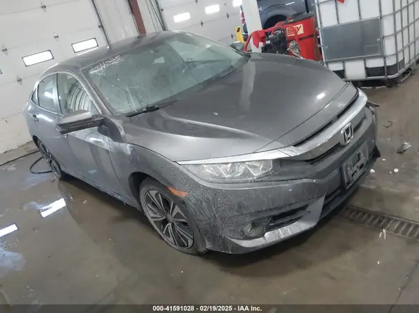 JHMFC1F35JX031132 2018 HONDA CIVIC - Image 1