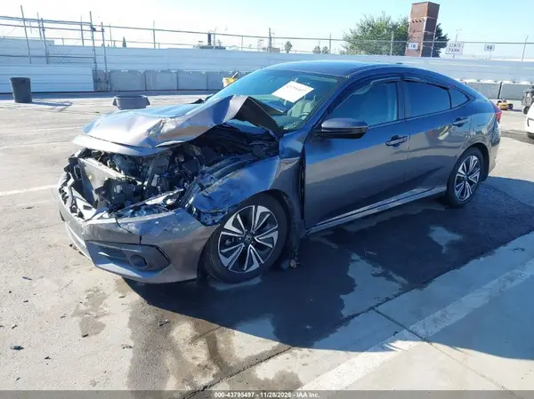 JHMFC1F37JX002229 2018 HONDA CIVIC - Image 2