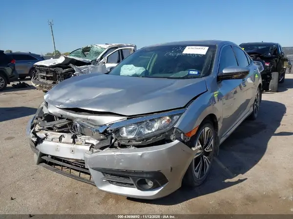 JHMFC1F37JX011593 2018 HONDA CIVIC - Image 2