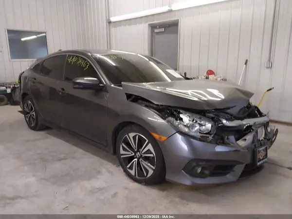 JHMFC1F37JX017619 2018 HONDA CIVIC - Image 1