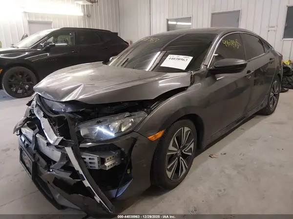 JHMFC1F37JX017619 2018 HONDA CIVIC - Image 2