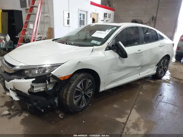 JHMFC1F37JX031522 2018 HONDA CIVIC - Image 2
