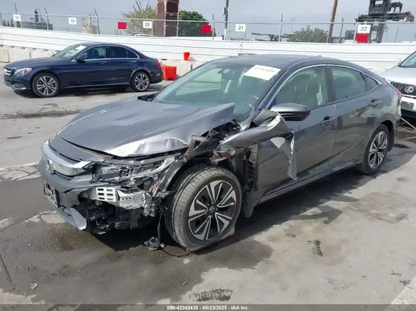 JHMFC1F38JX020125 2018 HONDA CIVIC - Image 2