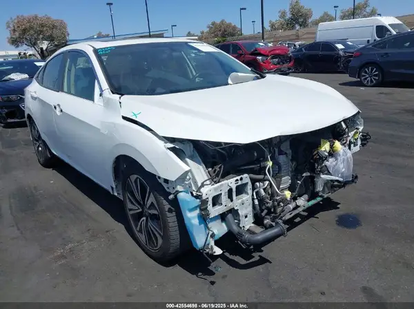JHMFC1F38JX021789 2018 HONDA CIVIC - Image 1