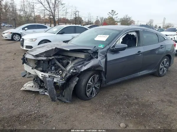 JHMFC1F38JX030217 2018 HONDA CIVIC - Image 2