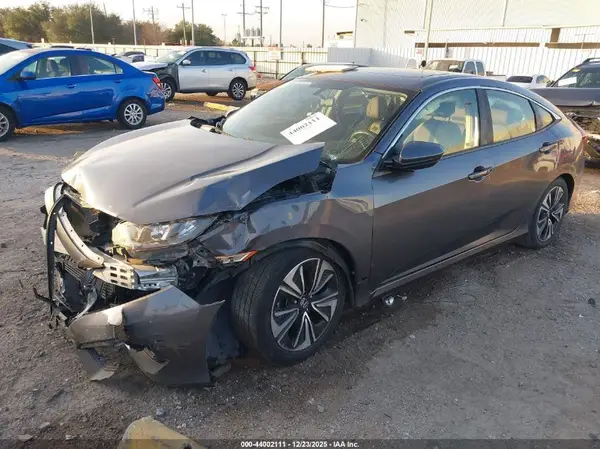 JHMFC1F38JX030475 2018 HONDA CIVIC - Image 2