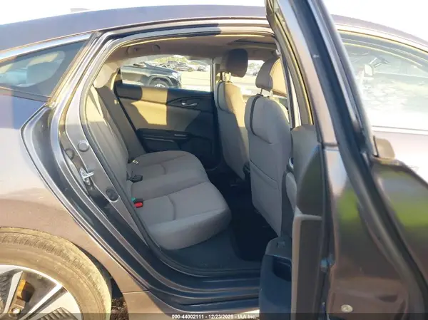 JHMFC1F38JX030475 2018 HONDA CIVIC - Image 8