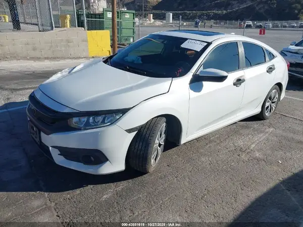 JHMFC1F38JX035790 2018 HONDA CIVIC - Image 2