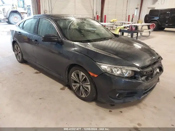 JHMFC1F38JX038141 2018 HONDA CIVIC - Image 1