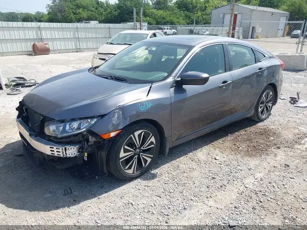 JHMFC1F38JX039483 2018 HONDA CIVIC - Image 2