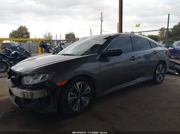 JHMFC1F38JX040729 2018 HONDA CIVIC - Image 2