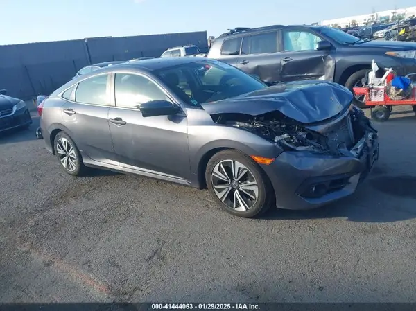 JHMFC1F39JX005990 2018 HONDA CIVIC - Image 1