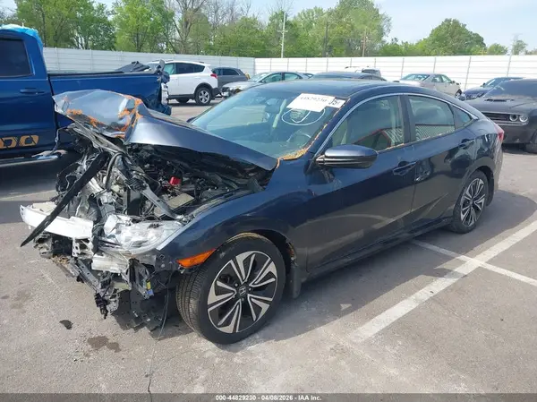 JHMFC1F39JX008632 2018 HONDA CIVIC - Image 2