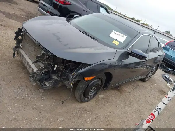 JHMFC1F39JX010140 2018 HONDA CIVIC - Image 2