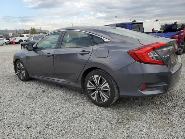 JHMFC1F39JX028475 2018 HONDA CIVIC - Image 2