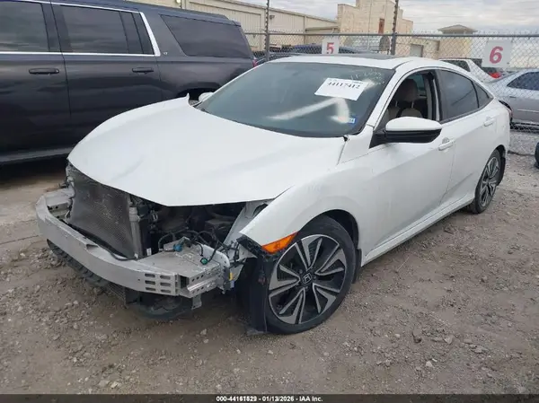 JHMFC1F3XJX015105 2018 HONDA CIVIC - Image 2