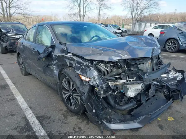 JHMFC1F40JX008401 2018 HONDA CIVIC - Image 1