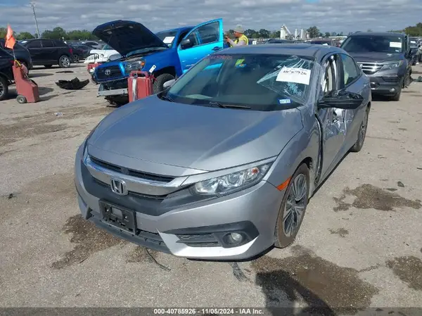 JHMFC1F70JX002866 2018 HONDA CIVIC - Image 2