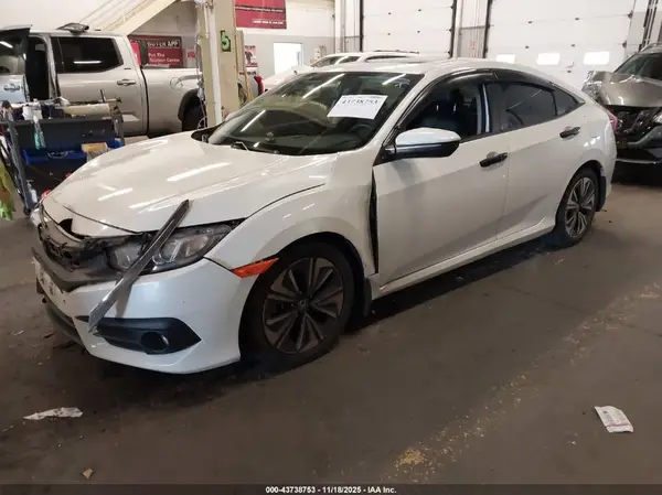 JHMFC1F72JX028885 2018 HONDA CIVIC - Image 2