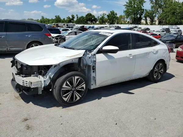 JHMFC1F72JX030958 2018 HONDA CIVIC - Image 1