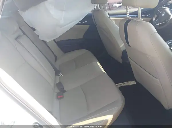JHMFC1F73JX007821 2018 HONDA CIVIC - Image 8