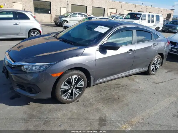 JHMFC1F73JX008421 2018 HONDA CIVIC - Image 2