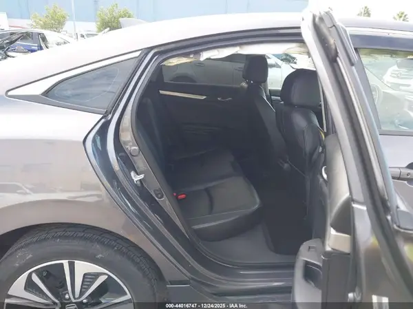 JHMFC1F73JX008421 2018 HONDA CIVIC - Image 8