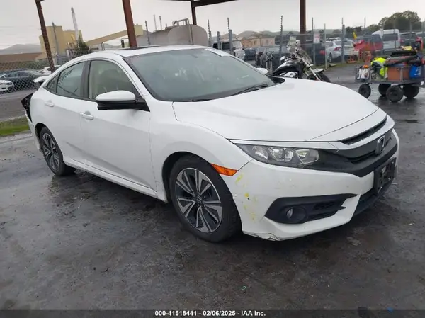 JHMFC1F73JX028913 2018 HONDA CIVIC - Image 1