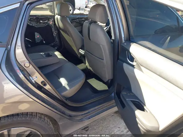 JHMFC1F74JX013868 2018 HONDA CIVIC - Image 8