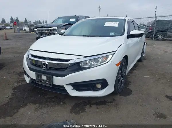 JHMFC1F74JX017709 2018 HONDA CIVIC - Image 2