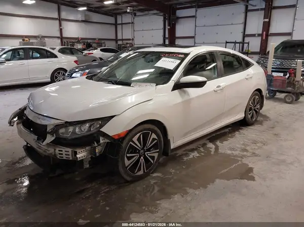 JHMFC1F76JX015458 2018 HONDA CIVIC - Image 2