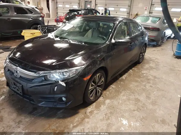 JHMFC1F76JX028050 2018 HONDA CIVIC - Image 2