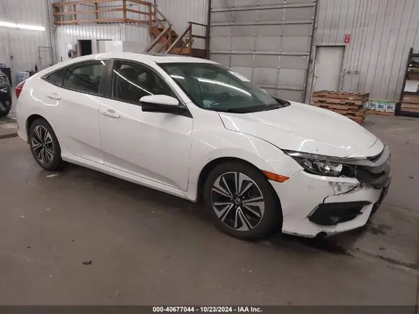 JHMFC1F77JX003660 2018 HONDA CIVIC - Image 1