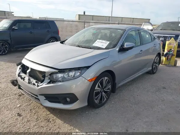 JHMFC1F77JX018384 2018 HONDA CIVIC - Image 2