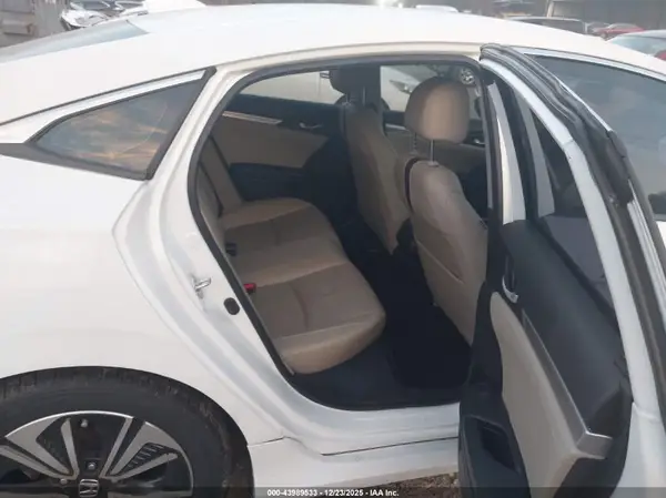 JHMFC1F77JX040319 2018 HONDA CIVIC - Image 8