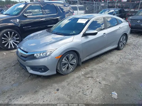 JHMFC1F78JX002873 2018 HONDA CIVIC - Image 2