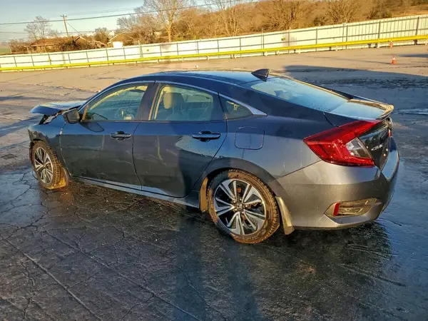 JHMFC1F78JX003733 2018 HONDA CIVIC - Image 2
