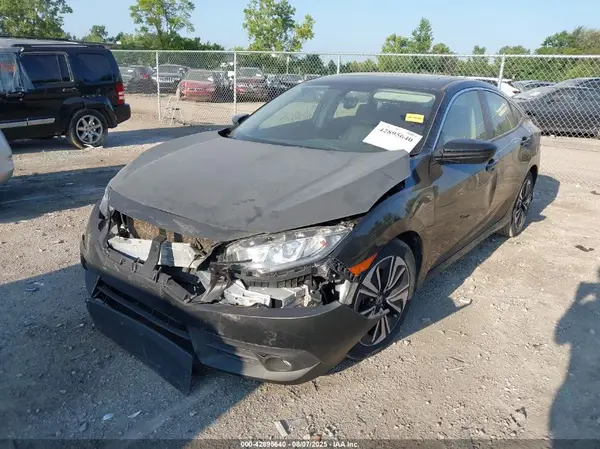 JHMFC1F78JX010164 2018 HONDA CIVIC - Image 2