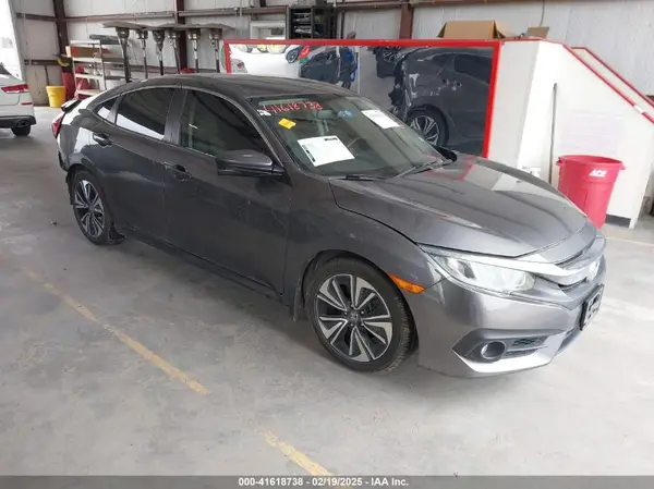 JHMFC1F78JX015607 2018 HONDA CIVIC - Image 1
