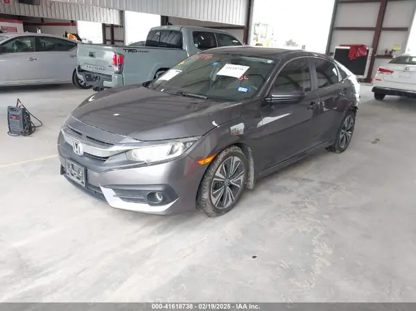 JHMFC1F78JX015607 2018 HONDA CIVIC - Image 2