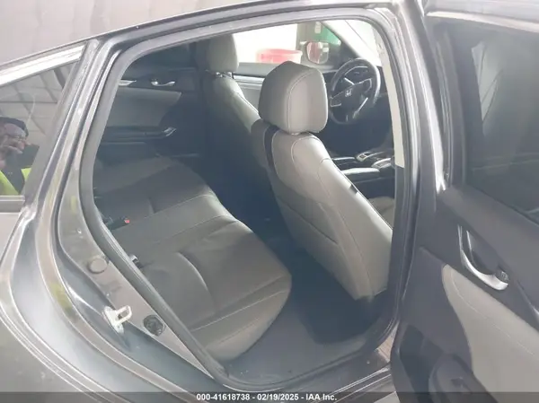 JHMFC1F78JX015607 2018 HONDA CIVIC - Image 8