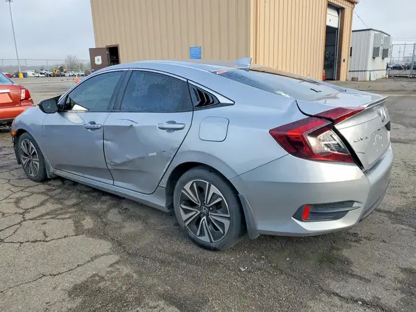 JHMFC1F78JX024565 2018 HONDA CIVIC - Image 2