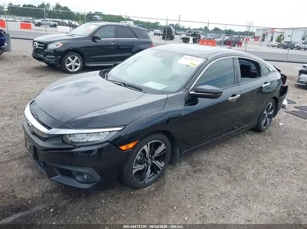 JHMFC1F91JX018446 2018 HONDA CIVIC - Image 2