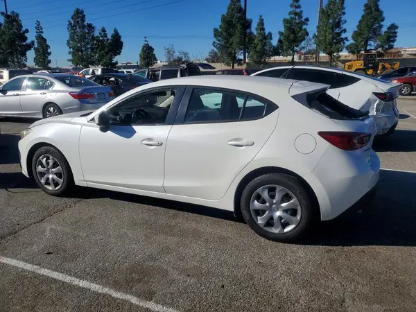 JM1BM1J73G1335451 2016 MAZDA 3 - Image 2